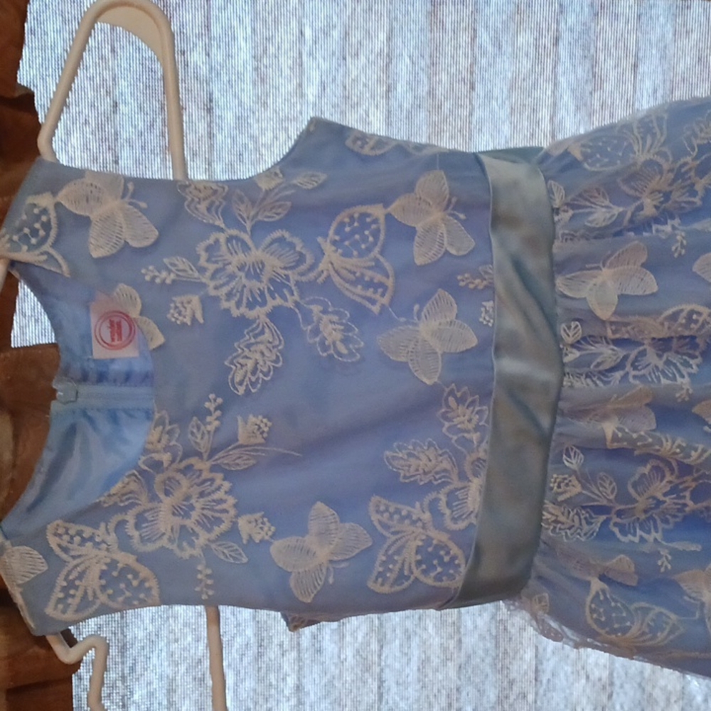 Dress - Picture 2 of 5